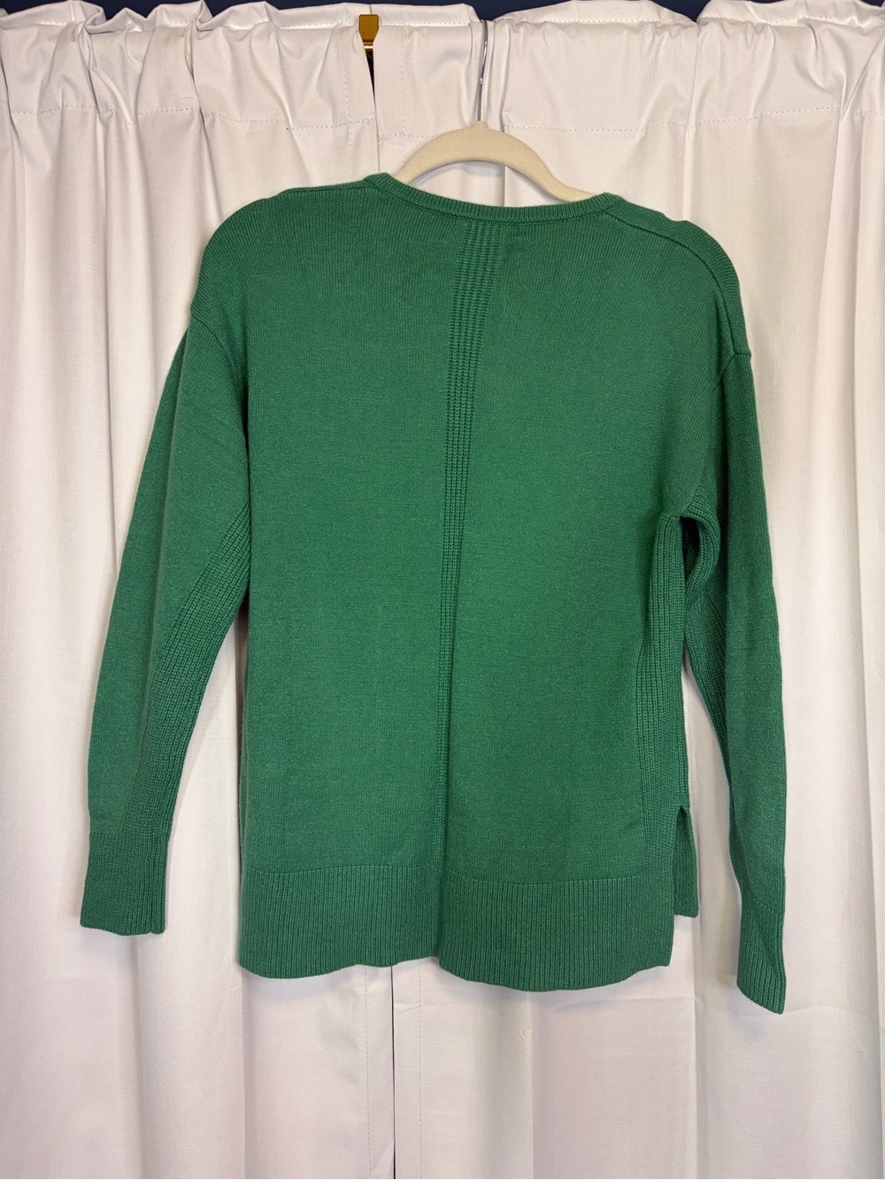NWT Renuar V-NECK KNIT SWEATER w/ patch pocket in Artichoke Green XS Retail $105 - Picture 10 of 10